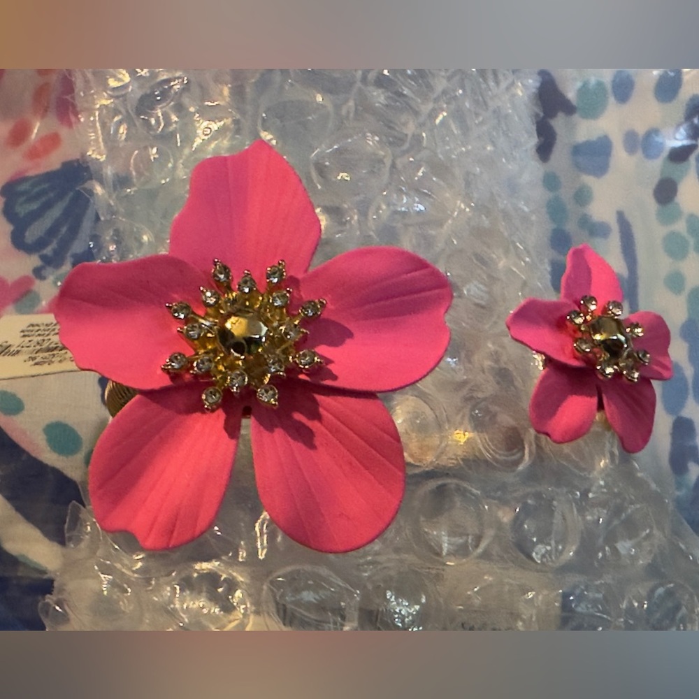 Lilly Pulitzer NEW IN BAG! ‘Roxie Pink’ Orchid Flower Bracelet NWT - Picture 3 of 9
